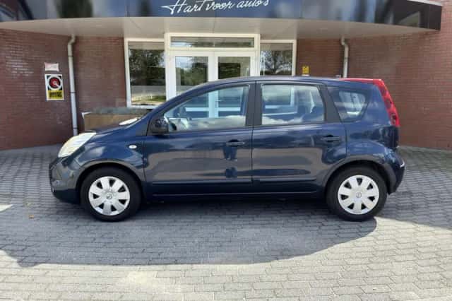 Nissan Note (2010) thumbnail 2
