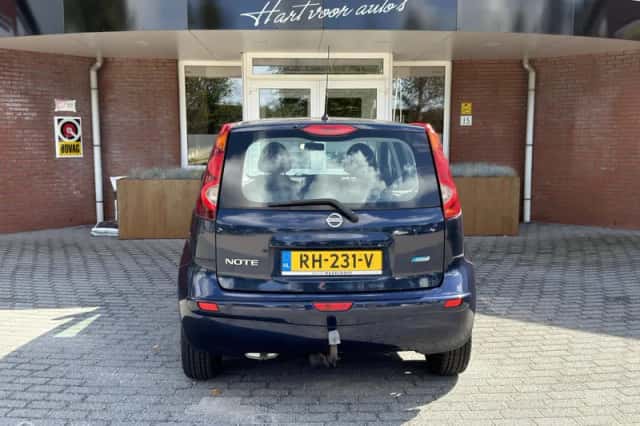 Nissan Note (2010) thumbnail 3
