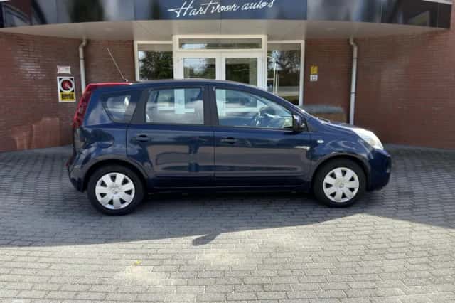 Nissan Note (2010) thumbnail 4