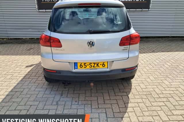 Volkswagen Tiguan (2012) thumbnail 3