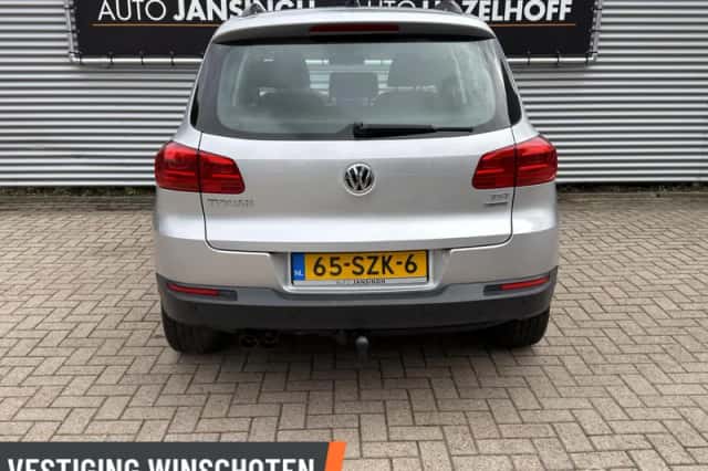Volkswagen Tiguan (2012) thumbnail 3