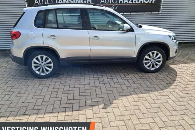 Volkswagen Tiguan (2012) thumbnail 4