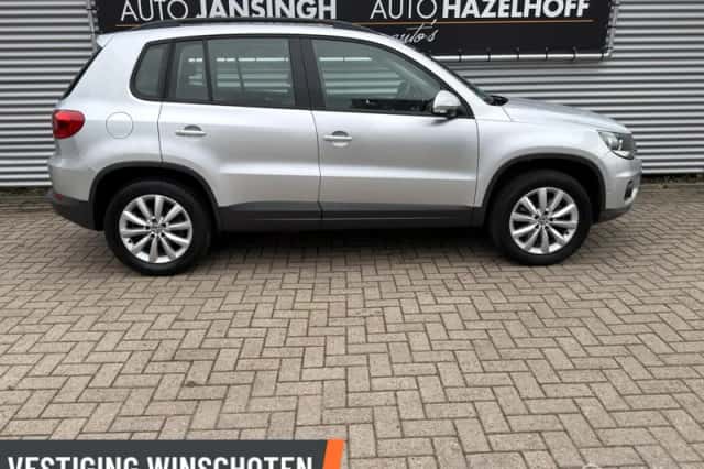Volkswagen Tiguan (2012) thumbnail 4