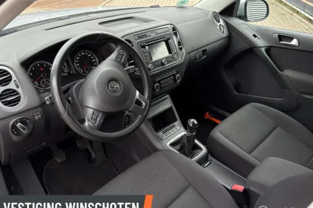 Volkswagen Tiguan (2012) thumbnail 6