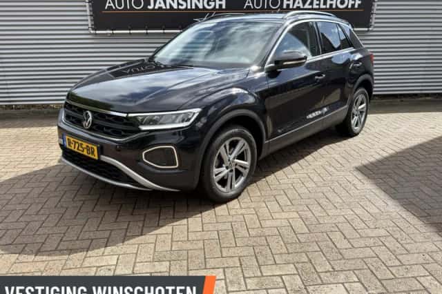 Volkswagen T-Roc (2022) thumbnail 1