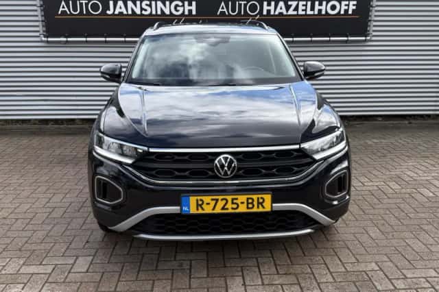 Volkswagen T-Roc (2022) thumbnail 5
