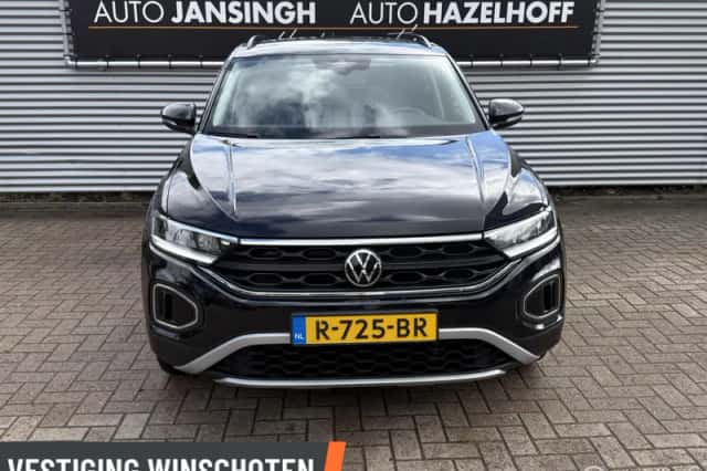 Volkswagen T-Roc (2022) thumbnail 5
