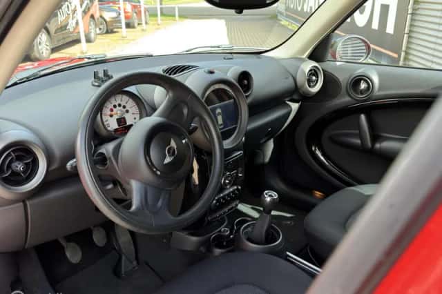 MINI Countryman (2012) thumbnail 6
