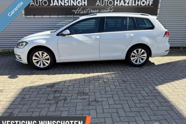 Volkswagen Golf (2020) thumbnail 2