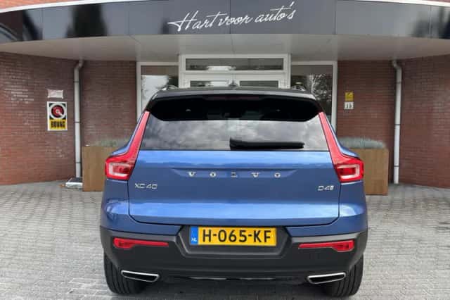 Volvo XC40 (2020) thumbnail 3