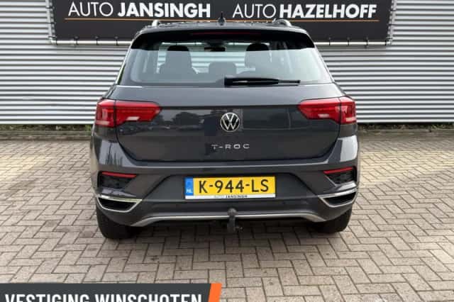 Volkswagen T-Roc (2021) thumbnail 3