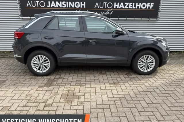 Volkswagen T-Roc (2021) thumbnail 4