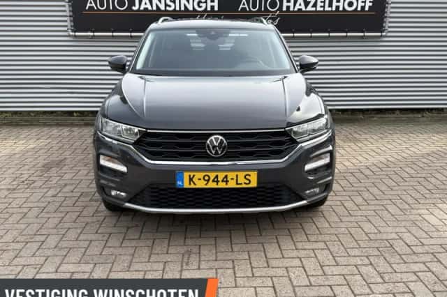 Volkswagen T-Roc (2021) thumbnail 5