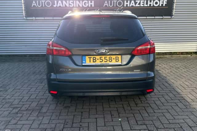 Ford Focus (2018) thumbnail 3