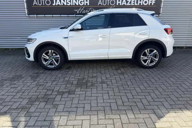 Volkswagen T-Roc (2022) thumbnail 2