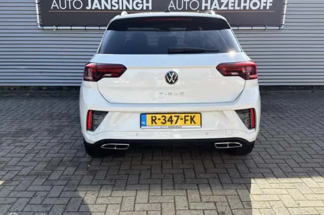 Volkswagen T-Roc (2022) thumbnail 3