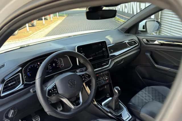 Volkswagen T-Roc (2022) thumbnail 6