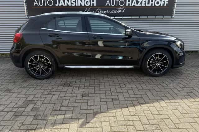 Mercedes-Benz GLA-Klasse (2015) thumbnail 4