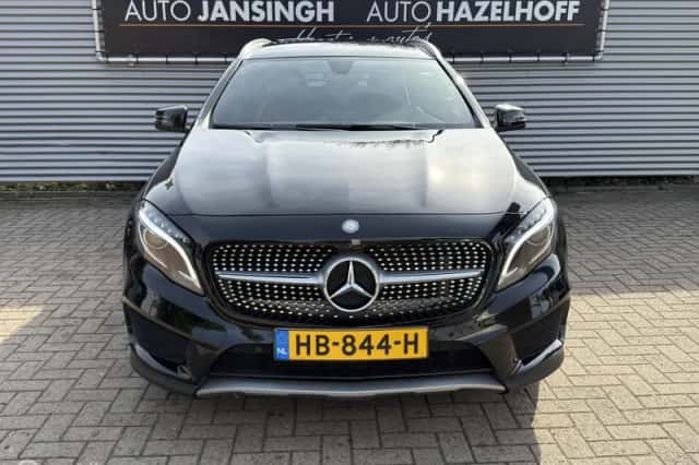 Mercedes-Benz GLA-Klasse (2015) thumbnail 5