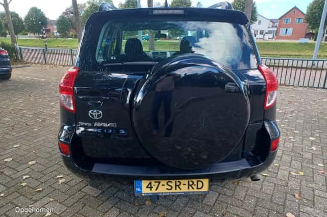 Toyota RAV4 (2006) thumbnail 4