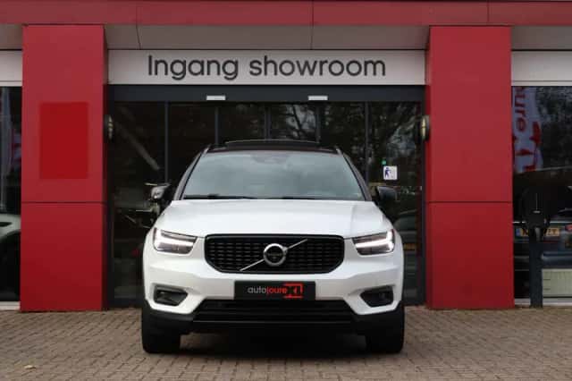 Volvo XC40 (2020) thumbnail 2