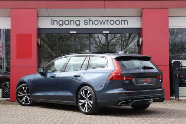 Volvo V60 (2022) thumbnail 4