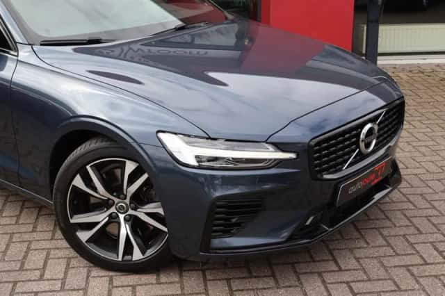 Volvo V60 (2022) thumbnail 5