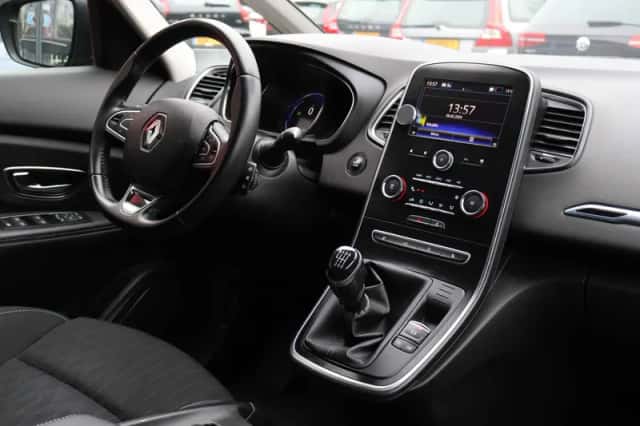 Renault Scénic (2018) thumbnail 6