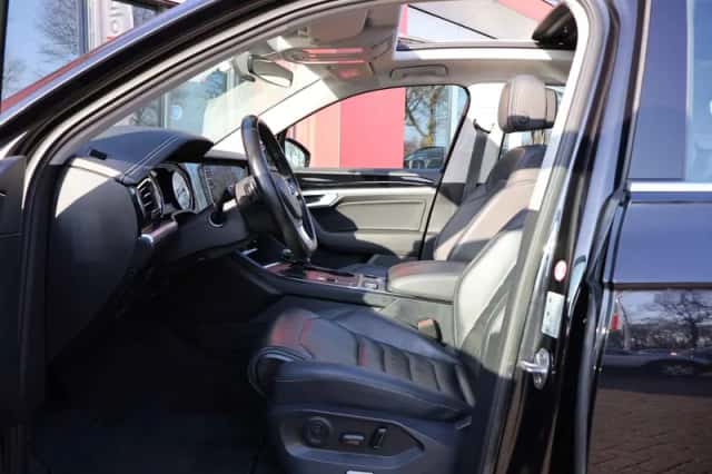 Volkswagen Touareg (2019) thumbnail 5