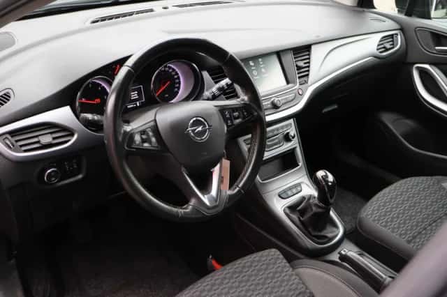 Opel Astra (2020) thumbnail 3