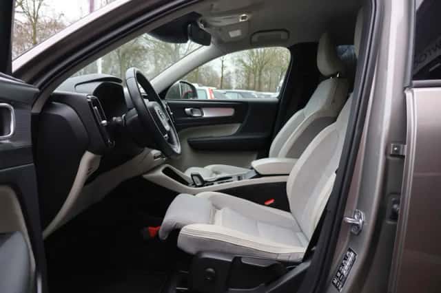 Volvo XC40 (2020) thumbnail 4
