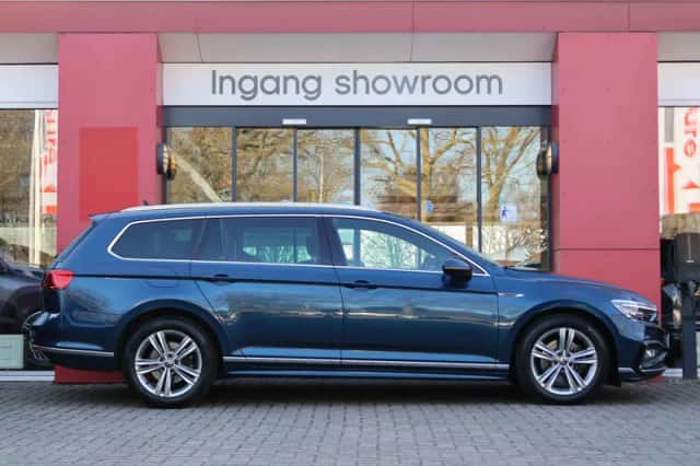 Volkswagen Passat (2022) thumbnail 4