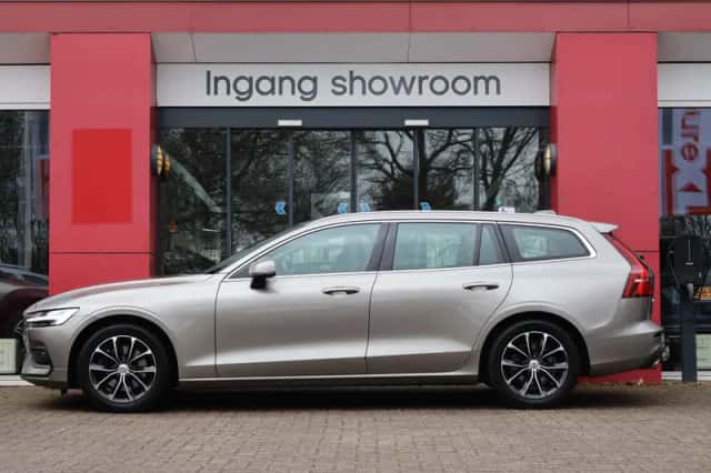Volvo V60 (2020) thumbnail 2