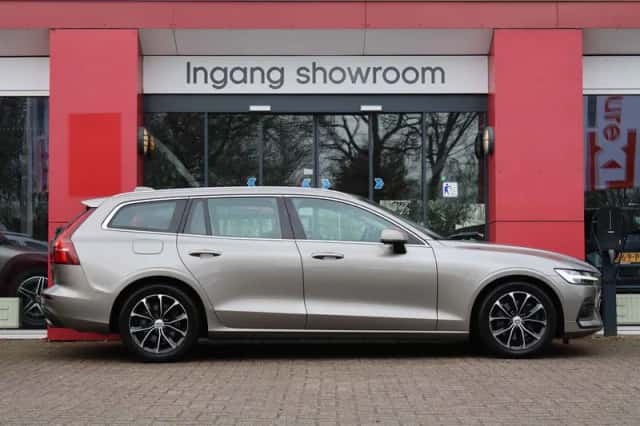 Volvo V60 (2020) thumbnail 4