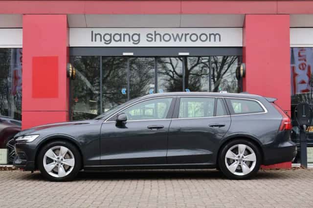 Volvo V60 (2019) thumbnail 3