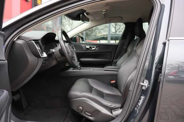 Volvo V60 (2019) thumbnail 6
