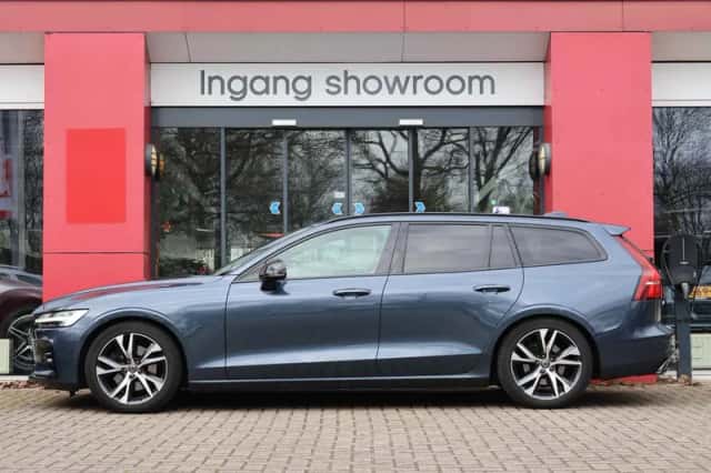 Volvo V60 (2019) thumbnail 3