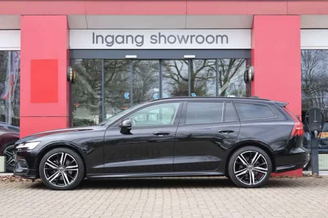 Volvo V60 (2022) thumbnail 2