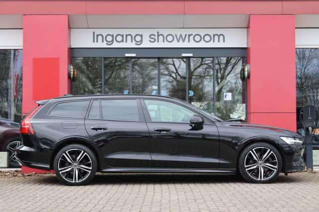 Volvo V60 (2022) thumbnail 4