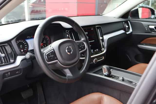 Volvo V60 (2022) thumbnail 5