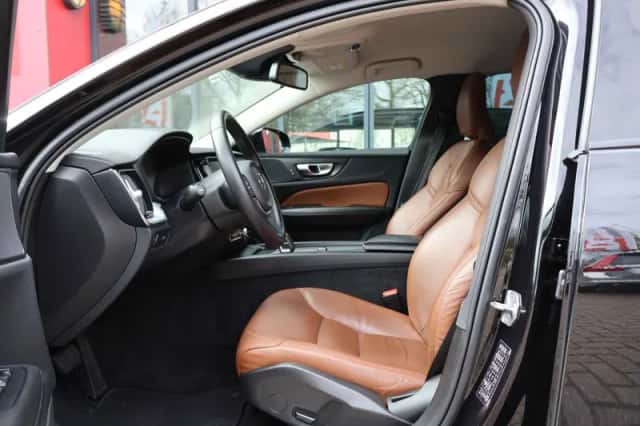 Volvo V60 (2022) thumbnail 6