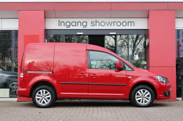 Volkswagen Caddy (2015) thumbnail 3