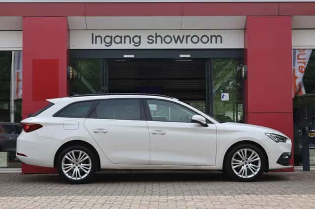 SEAT Leon Sportstourer (2021) thumbnail 3
