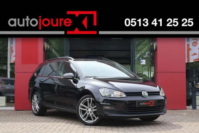 Volkswagen Golf (2015) thumbnail 1