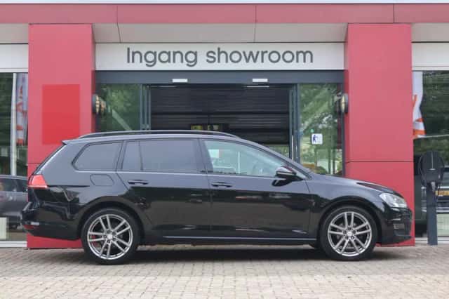 Volkswagen Golf (2015) thumbnail 3