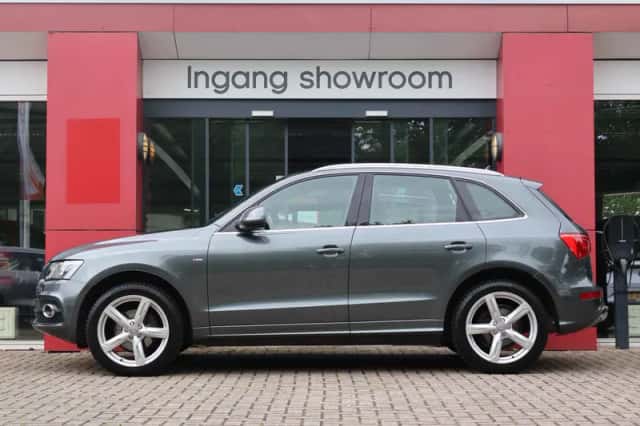 Audi Q5 (2011) thumbnail 2