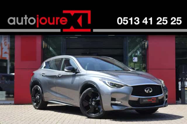 Infiniti Q30 (2017) thumbnail 1