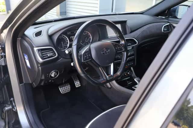 Infiniti Q30 (2017) thumbnail 6