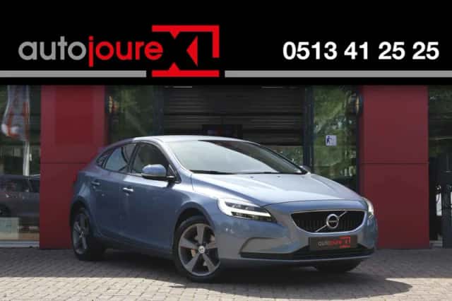 Volvo V40 (2017) thumbnail 1