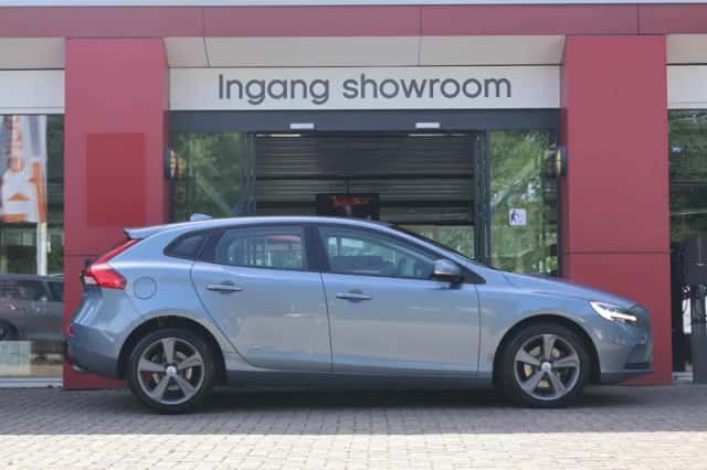 Volvo V40 (2017) thumbnail 3